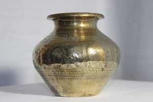 Olla de agua de latón Lota dorada tradicional hecha a mano para almacenamiento, olla redonda, artículos de regalo para decoración del hogar - Product Image 2