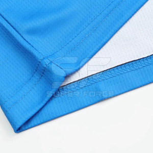 Uniforme de baloncesto profesional perfecto para equipos escolares o de clubes Uniforme de baloncesto sublimado personalizado - Product Image 4