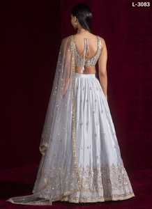 Lehenga de Seda Satén con Lentejuelas, Bordado Dori y Zari, Estilo Étnico Indio, para Bodas y Festivales, Lehenga Choli Pesada con Dupatta de Malla - Product Image 4