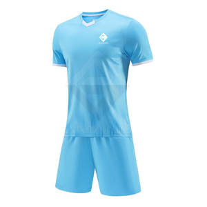 Uniformes de fútbol de secado rápido hechos por profesionales Conjuntos de ropa deportiva cómoda Ropa de equipo personalizada - Product Image 1