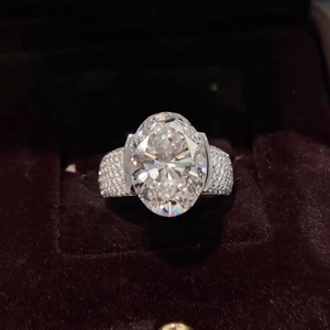 Bague en diamant de laboratoire certifiée IGI 11,50 carats, ovale, pavé demi-sertie, couleur D-E-F, clarté VVSVS - Product Image 1