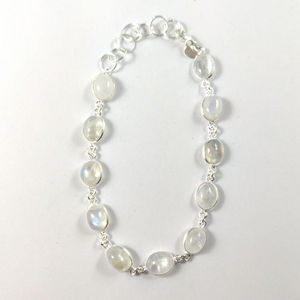 สร้อยข้อมือมูนสโตนประดับลูกปัดละเอียด 8.6 กรัม - Product Image 1