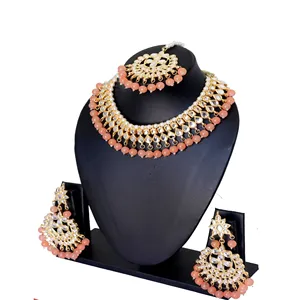 Exquisito Conjunto de Joyería Nupcial India, Impresionante Collar Choker Chapado en Oro Kundan con Perlas Rosas y Circonitas para Bodas - Product Image 2