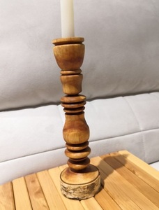 Support de bougie en bois massif écologique pour éclairage décoratif de table de Noël, avec une grande hauteur et un équilibre structurel élégant - Product Image 2