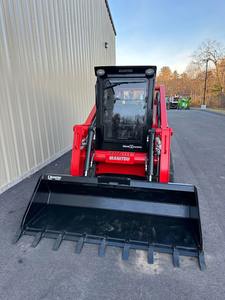 Chargeuse compacte Manitou 3200VT en bon état avec composants d'engrenage de haute qualité - Product Image 6