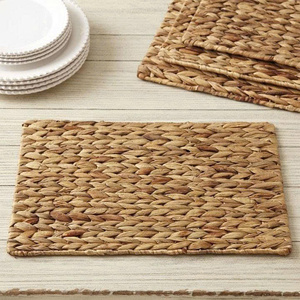 จานรองอาหารทรงสี่เหลี่ยมขอบหยักสไตล์โบโฮ ทำจากหวาย รับผลิตแบบ OEM จานรองอาหารหวายจากโรงงานในเวียดนาม - Product Image 2