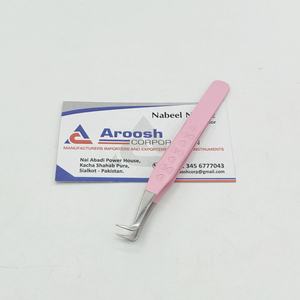 Venta al por mayor de alta calidad en forma de corazón de 90 grados pinzas de pestañas de acero inoxidable extensión de pestañas sostenibles en color rosa - Product Image 5
