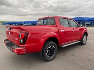 นิสสันนาวาราลูกเรือใหม่4x4 2.5L ดีเซล6สปีด180bhp เอ็มทีใช้อย่างปราณีต2022 RHD