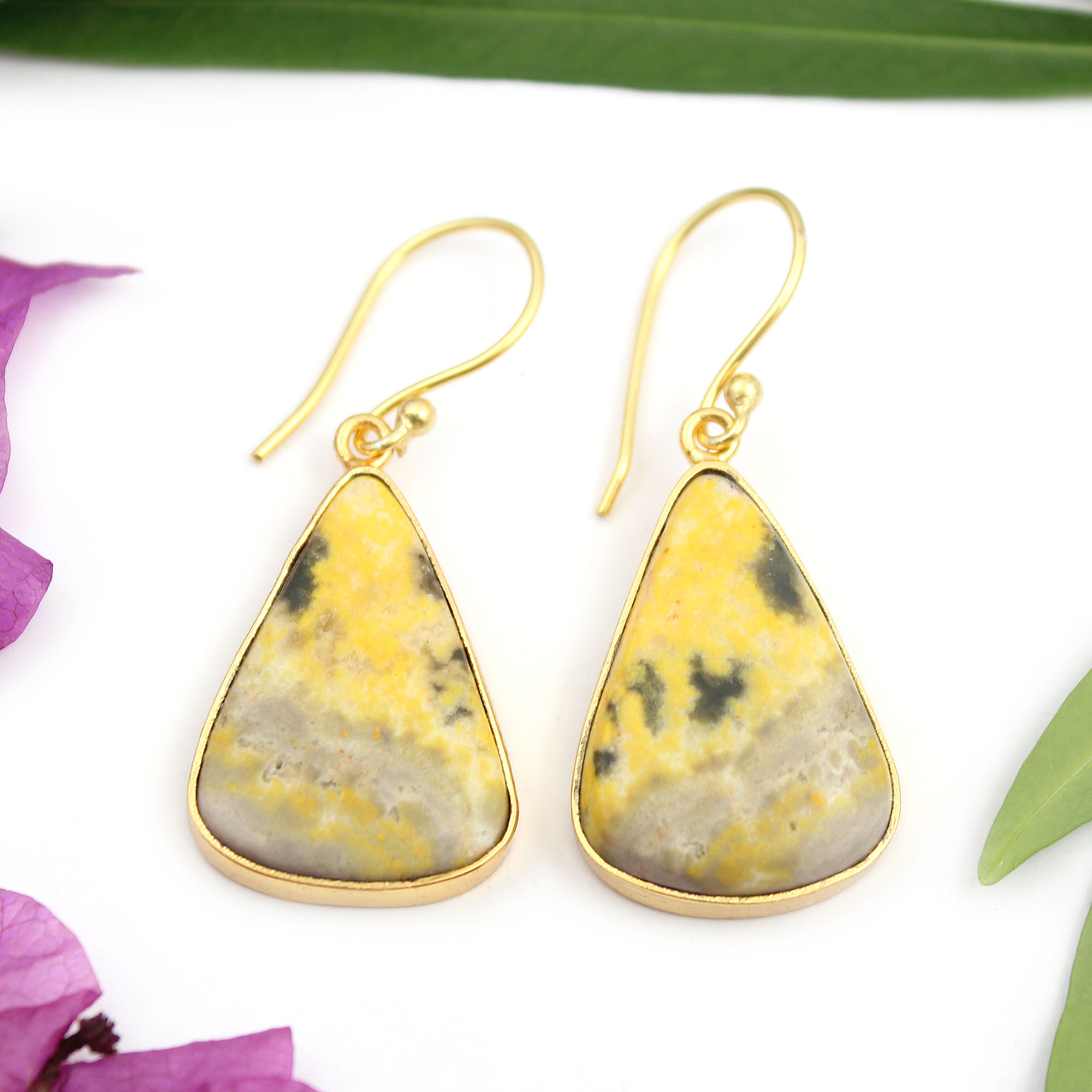 สีเหลือง