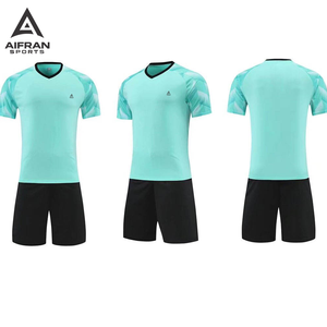 Tenue de football personnalisée Aifran - Maillot de football rétro bleu à chevrons - Tenue d'entraînement d'équipe de qualité supérieure avec short - Product Image 1