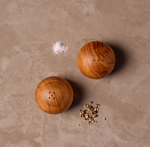 Juego de Salero y Pimentero de Madera de Teca, Decoración de Cocina, Molinillo de Sal y Pimienta, Diseño Único de Granja, Estilo Rústico, Decoración de Mesa - Product Image 2