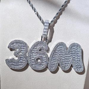 จี้เพชรโมอิสซาไนต์ทรงบาแกตต์ VVS ชุบทองคำขาว เงินแท้ 925 สลักอักษรตามสั่ง สไตล์ฮิปฮอป สำหรับผู้ชาย ราคาพิเศษ - Product Image 1