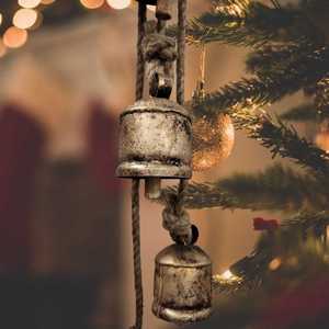 Carillon éolien rustique en fer et métal vintage Mango Gifts, 4 clochettes suspendues, vent apaisant et tranquille, longueur 65 cm, en bois, pour Diwali - Product Image 4
