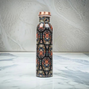 Bouteilles à boisson en cuivre de qualité supérieure, au design unique et élégant, pour la maison, l'hôtel et la cuisine, à prix compétitif - Product Image 1