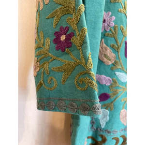 เสื้อแจ็คเก็ต Woodland Olive แบบกลับด้านได้ ลาย Suzani Tribal สำหรับผู้หญิง สไตล์โบฮีเมียน พิมพ์ลายดอกไม้ ผ้าควิลท์ หนัง ผ้าฝ้ายย้อมสี สำหรับฤดูใบไม้ผลิและฤดูหนาว - Product Image 6