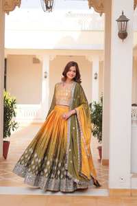 Mariage en soie brodée multicolore Lehenga Soft Chinon Bridal Lehenga Georgette Wedding Lehenga - Product Image 4