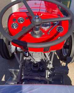 รถแทรกเตอร์เดินตาม Massey Ferguson 135 ขับเคลื่อน 4 ล้อ พร้อมเครื่องยนต์ดีเซล 4 สูบ 45 แรงม้า อุปกรณ์การเกษตร สำหรับใช้งาน 2001-4000 ชั่วโมง - Product Image 3