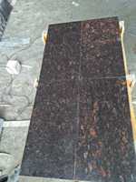 Carreaux de granit brun poli, finition moderne, revêtement mural et sol intérieur, escaliers durables, meilleur prix, décoration Inde