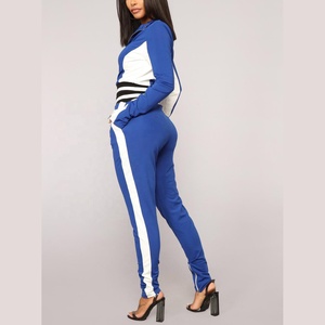 ชุดเสื้อผ้าสตรีแบบมีฮู้ดสำหรับฤดูใบไม้ร่วงและฤดูหนาวกางเกงผ้าฟลีซตกแต่งด้วยลูกไม้ลาย3D ความยาวสั้นสีตามสั่ง - Product Image 4