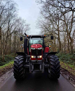 รถแทรกเตอร์มาสซีย์เฟอร์กูสัน 7615 ไดน่า-6 ขับเคลื่อน 4 ล้อ ใหม่เอี่ยม เครื่องยนต์ดีเซล พร้อมเกียร์และปั๊ม - Product Image 3