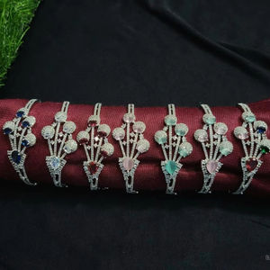 DIAMANT AMÉRICAIN ZIRCON CUBIQUE STYLE CLASSIQUE ET BRACELETS EN DIAMANT ARTIFICAL ET PLAQUÉ ARGENT POUR FEMME CADEAU DE BIJOUX DE MARIAGE - Product Image 1