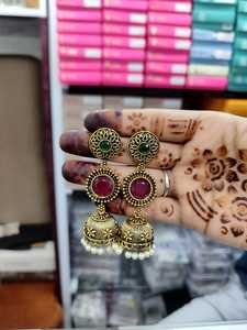 Jhumkas de plata alemana de aspecto clásico elegante para mujer disponibles a precio asequible del fabricante de pendientes exportador indio - Product Image 2