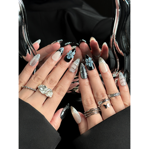 Uñas Postizas Frosted Bloom, Duraderas y Elegantes - Product Image 4