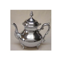 Tetera de Diseño Moderno para Servir Café, Acabado Brillante, Acero Inoxidable, Tetera Decorativa de Metal para Servir Té y Café - Product Image 3