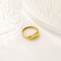 Hochglanz polierter Edelstahl Oval Gold Siegelring Graviert Benutzer definierter Anfangs name Fingerring Stapelbarer Rings chmuck für Frauen