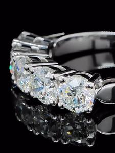 Alliance de mariage pour femme en or blanc 14 carats certifiée pour diamant naturel, sertie en canal à taille brillant, cadeau romantique de luxe - Product Image 2