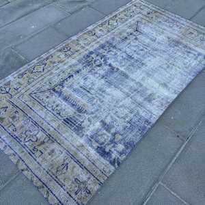 Alfombra Turca Vintage de 3.4x6.46 pies, Alfombra Decorativa, Alfombra de Lana Ikat Azul Grisáceo - Product Image 2