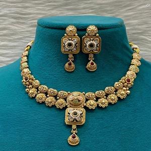 Ensemble de collier et boucles d'oreilles de qualité supérieure plaqué or, au look traditionnel, pour mariage, collection de bijoux pour femmes - Product Image 1