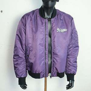 Chaqueta de bombardero personalizada de satén para hombre de béisbol universitario con bordado personalizado para hombre - Product Image 1