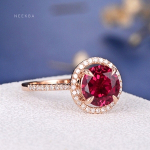 Bague en or massif 14K coupe ronde en laboratoire avec rubis Art Déco Halo Design pour mariages fiançailles avec cadeau d'option de remplacement de pierres précieuses - Product Image 3