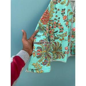 Última chaqueta tejida de algodón suave acolchada con estilo para damas bloque de mano impreso bordado transpirable en venta - Product Image 4