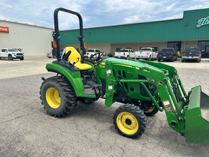 Tractor utilitario compacto John Deere 2038R de 37 HP, 4WD, transmisión hidrostática, con cargador frontal, retroexcavadora y listo para cortar césped, tractor diésel. - Product Image 2