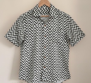 Camisa Informal para Hombre, Estampado a Rayas de Color Negro, Estilo Batik Hecho a Mano, 100% Algodón, Tejido Ecológico, Transpirable, Disponible - Product Image 2