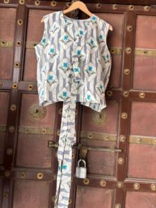 ชุดโบโฮทำมือสำหรับผู้หญิง ชุดฤดูร้อนผ้าฝ้ายพิมพ์ลายดอกไม้ ซักได้ เป็นมิตรกับสิ่งแวดล้อม กระโปรงยาวคลุมเท้า เสื้อสำหรับใส่ไปชายหาด - Product Image 4