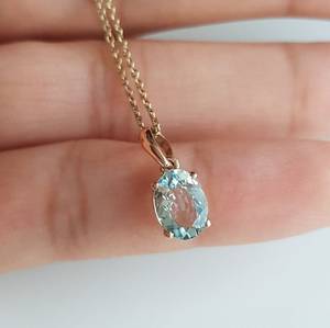 Pendentif en or massif 14 carats en forme de coussin avec aigue-marine, pierre de naissance de mars, collier de luxe romantique minimaliste fait main, cadeau pour elle, OEM - Product Image 4