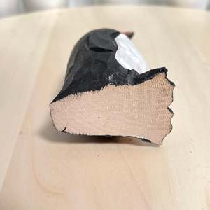 Scultura in Legno Fatta a Mano YEEYAYA, Statuetta di Pinguino Intagliata, Regalo di Natale, Giocattolo Natalizio - Product Image 1
