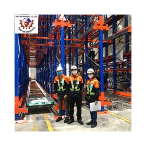 Vietnam's mechanical radio shuttle vehicle rack made of green steel, with automatic pallet <b>storage</b> system and support bars - Product Image 3
