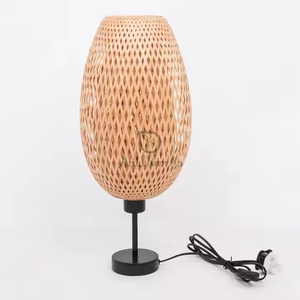 Lampe moderne en bambou faite à la main pour décoration de table de chevet ou de salon - Product Image 5