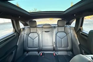 ปี 2021 รถปอร์เช่ มาคันน์ ไมล์น้อย เครื่องยนต์สมบูรณ์ ระบบเกียร์พร้อมใช้งาน หลังคาซันรูฟแบบพาโนรามา ไฟหน้า LED พร้อมส่ง - Product Image 6