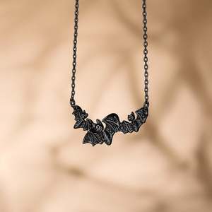 Collier pendentif chauve-souris Familiars des sorcières en argent sterling Jeulia - Product Image 5
