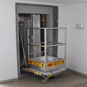 Elevador de Personal TTAL con Componentes Centrales del Motor, Altura de Trabajo de 14-16 m, Capacidad de Carga de 200 kg, 1 Año de Garantía, Larga Vida Útil - Product Image 1