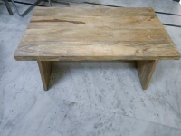 NOUVELLE TABLE BASSE MODERNE 2024 EN BOIS DE MANGUE MASSIF, FORME RECTANGULAIRE, DEUX PIEDS LARGES, PERSONNALISABLE EN PLUSIEURS COULEURS