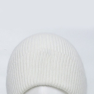 Bonnets unisexes chauds et élégants en acrylique doux Parfaits pour l'hiver, la mode décontractée ou la promotion de la marque - Product Image 6