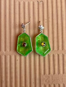 Peridoto de Plata de Ley 925 con Zafiro Amarillo Pendiente hecho a mano Hermoso pendiente de mujer. - Product Image 3