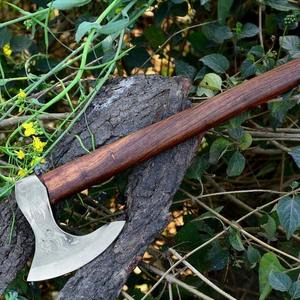 Hacha Vikinga de Acero al Carbono Hecha a Mano, Hacha Barbuda, Hacha de Supervivencia para Exteriores con Mango de Madera - Product Image 1
