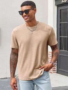 Cómoda Camiseta de punto para hombre con mangas cortas para uso diario con marca personalizada y opciones de etiqueta privada - Product Image 2